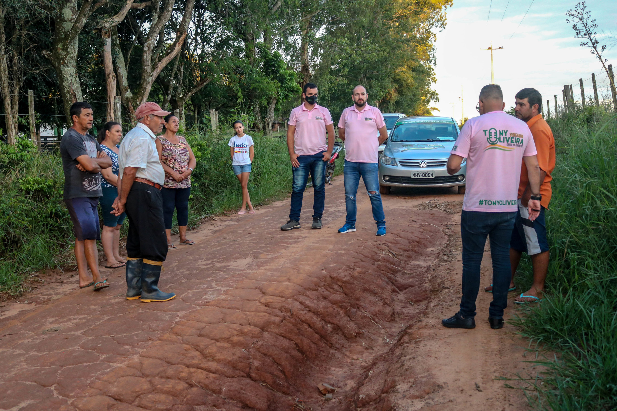 No momento, você está visualizando Parlamentar visita o Distrito de Santa Flora