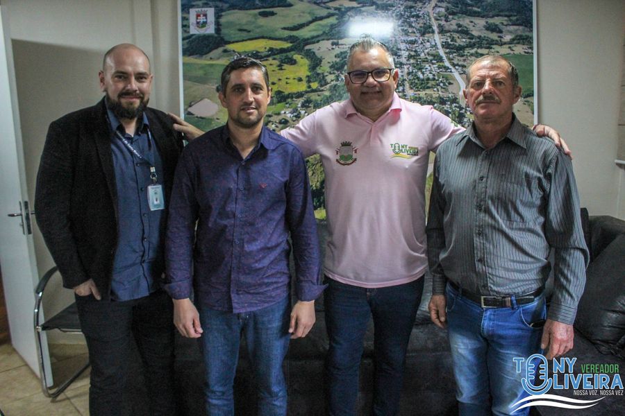 No momento, você está visualizando Tony Oliveira entrega emenda parlamentar a São Martinho da Serra